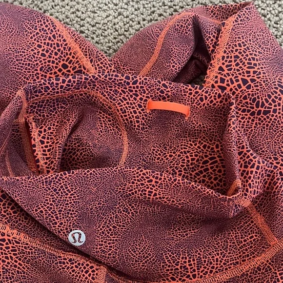 Like new Lululemon leggings - Picture 4 of 7